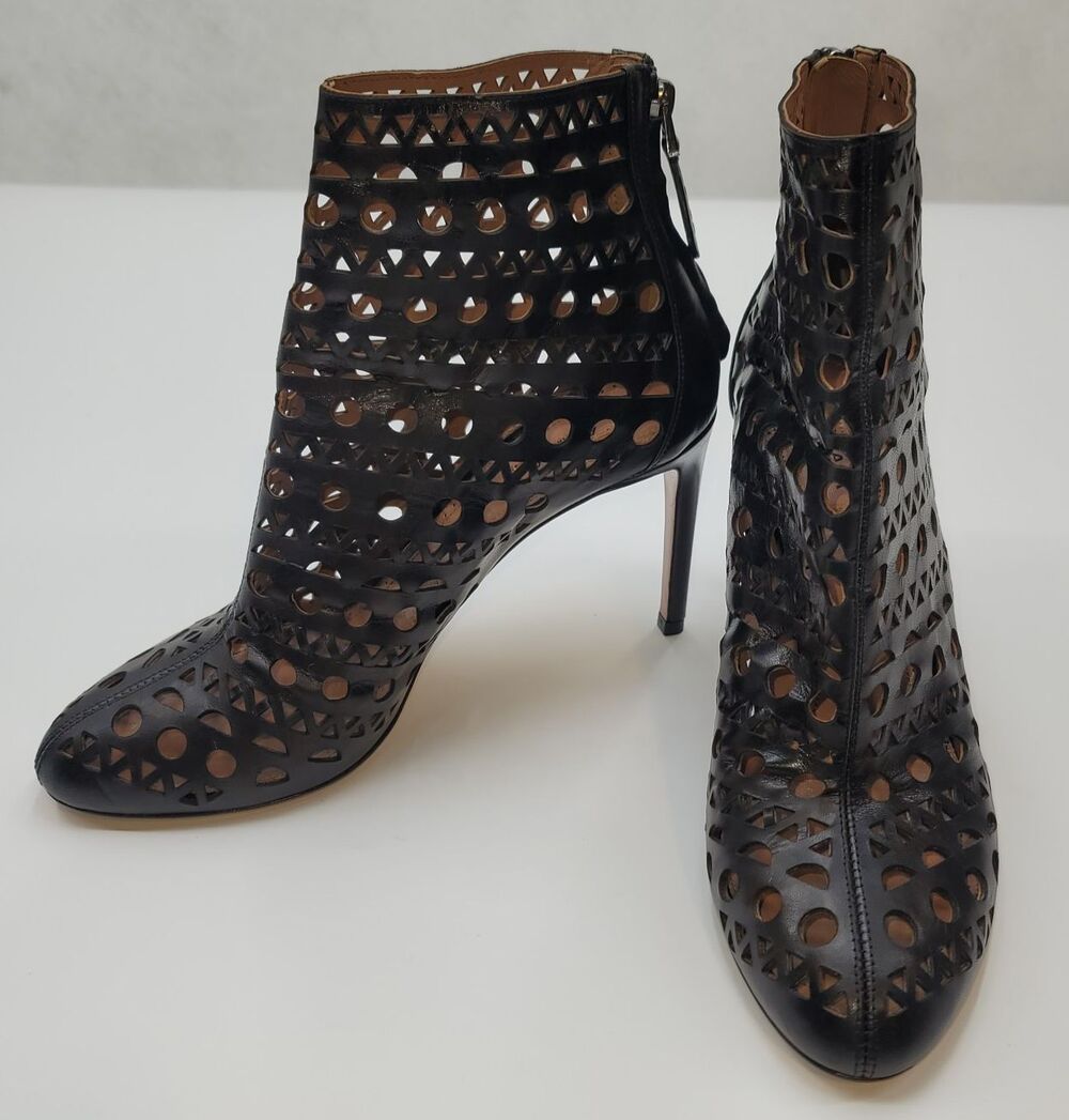 Alaïa‎ Paris Black Laser Cut Vienne Leather Ankle Booties Heels Back Zip IT 39.5